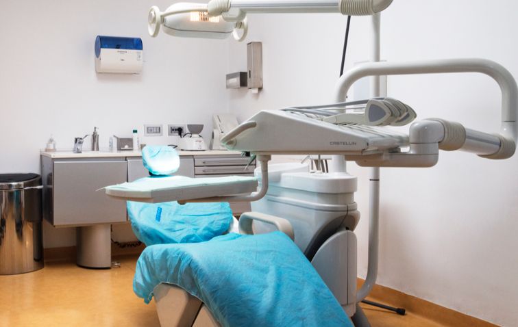 Postazione odontoiatrica nello studio